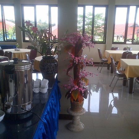Gumilang Hotel Puncak Exterior photo