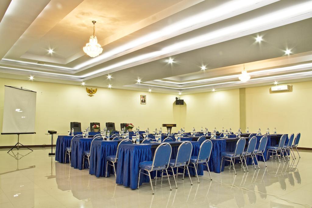 Gumilang Hotel Puncak Exterior photo