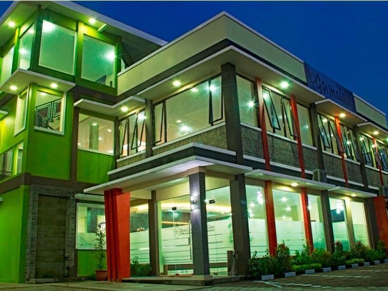 Gumilang Hotel Puncak Exterior photo