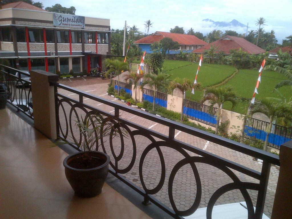 Gumilang Hotel Puncak Exterior photo