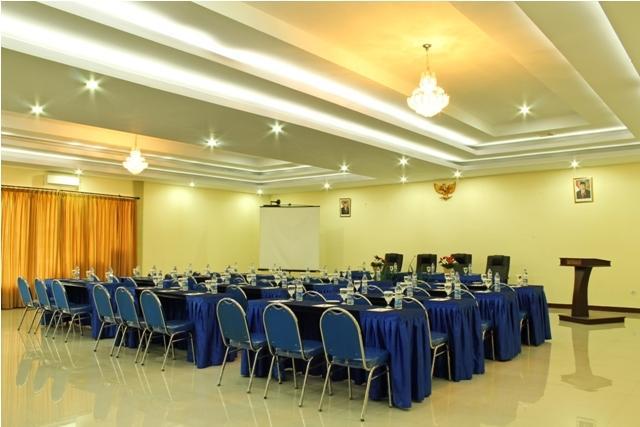 Gumilang Hotel Puncak Exterior photo